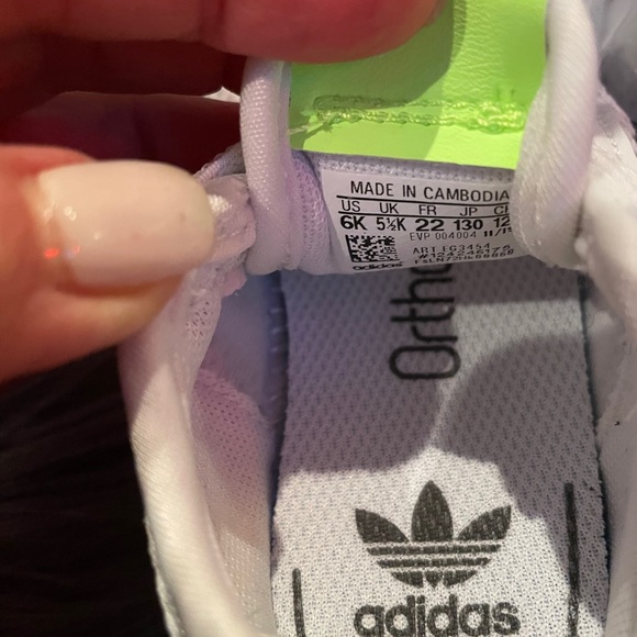 Toddler Adidas size 6 - Picture 4 of 4
